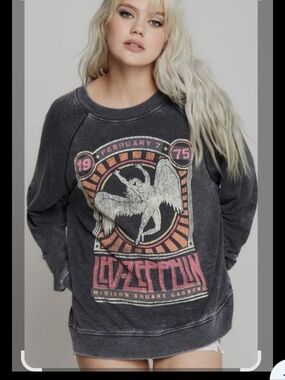 RECYCLED KARMA LED ZEPPELIN LARGE OVERSIZED. SWEATSHIRT. 1975 madison Square .